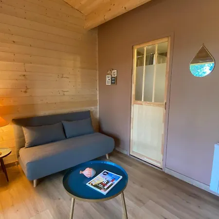 Escale Sous Le Chene 招待所 萨莱