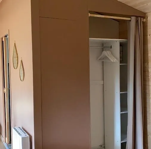 بيت ضيافة Escale Sous Le Chene 3*